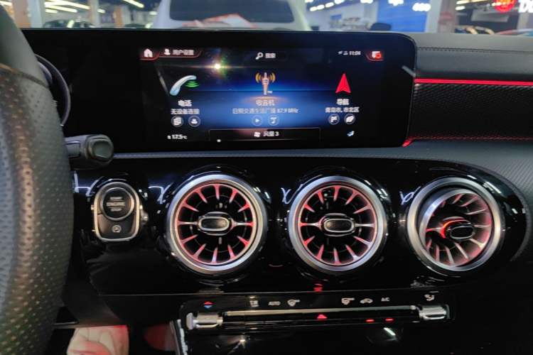 Used Mercedes-Benz A-Class 2022 Second Facelift A 200 L Sport Sedan Fashion Version Audio And AC Panel