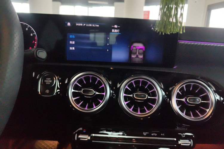 Used Mercedes-Benz A-Class 2022 Revised Version A 200 L Sport Sedan Fashionable Style Audio And AC Panel