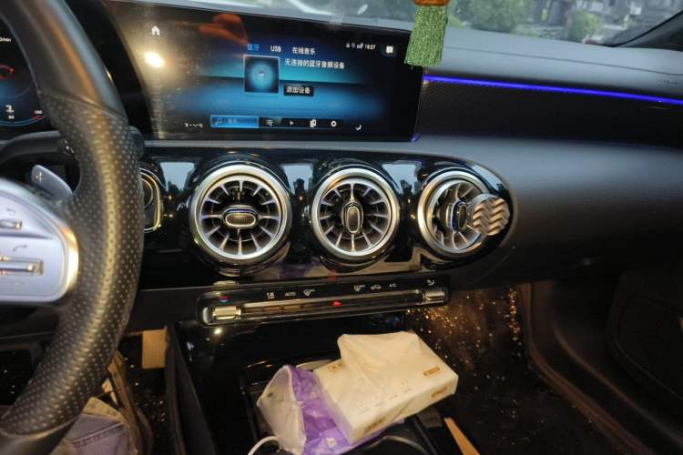 Used Mercedes-Benz A-Class 2022 Revised Version A 200 L Sport Sedan Fashionable Style Audio And AC Panel