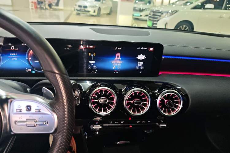 Used Mercedes-Benz A-Class 2022 Second Facelift A 200 L Sport Sedan Fashion Version Audio And AC Panel