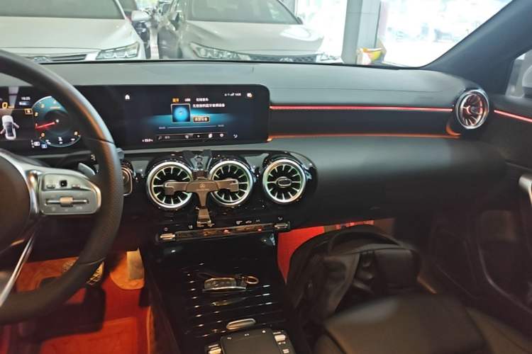 Used Mercedes-Benz A-Class 2022 Restyled A 200 L Sport Sedan Fashion Version Audio And AC Panel