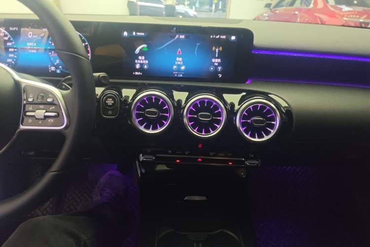 Used Mercedes-Benz A-Class 2022 Revised A 200 Fashion Version Audio And AC Panel