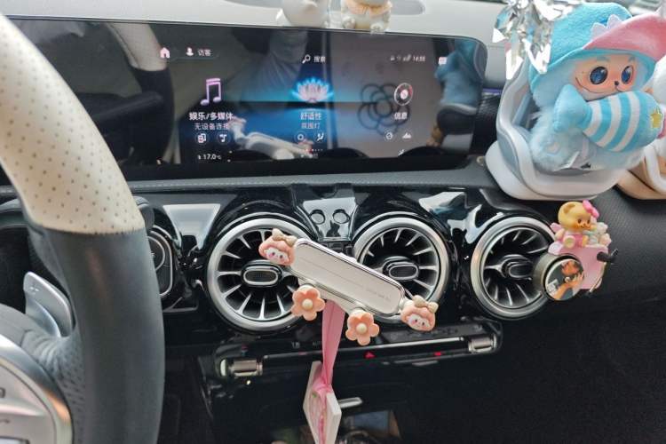 Used Mercedes-Benz A-Class 2022 Revised Version A 200 L Sport Sedan Fashionable Style Audio And AC Panel