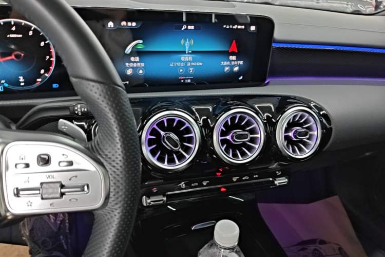 Used Mercedes-Benz A-Class 2022 Revised Version A 200 L Sport Sedan Fashionable Style Audio And AC Panel