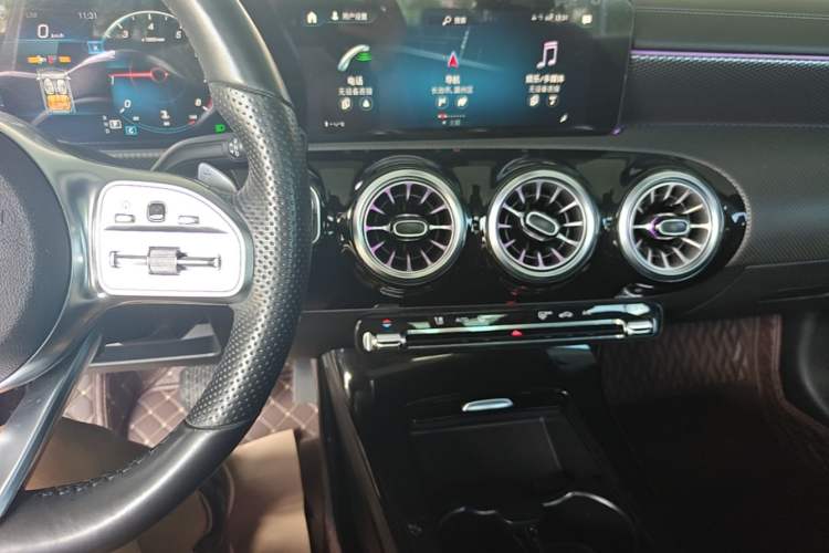 Used Mercedes-Benz A-Class 2022 Second Facelift A 200 L Sport Sedan Fashion Version Audio And AC Panel