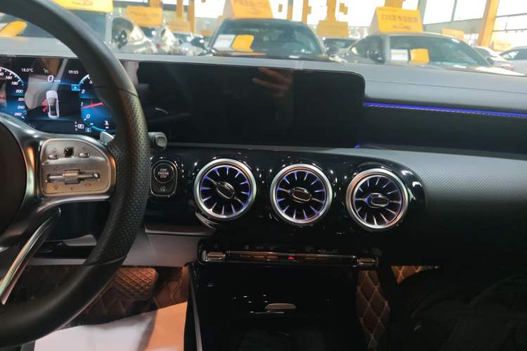 Used Mercedes-Benz A-Class 2022 Restyled A 200 L Sport Sedan Fashion Version Audio And AC Panel