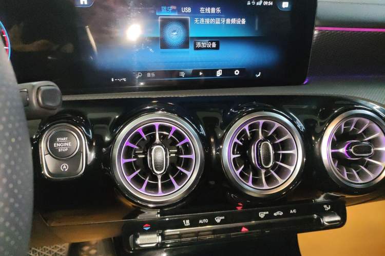 Used Mercedes-Benz A-Class 2022 Revised Version A 200 L Sport Sedan Fashionable Style Audio And AC Panel