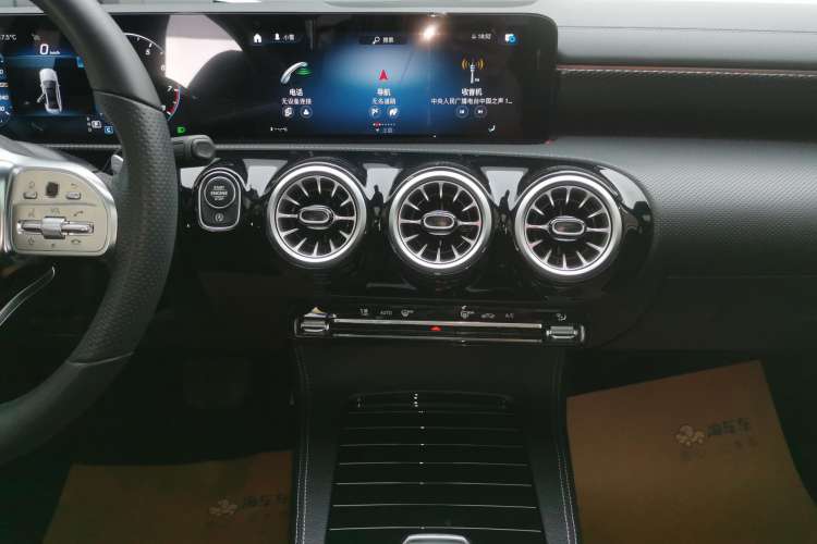 Used Mercedes-Benz A-Class 2022 Second Facelift A 200 L Sport Sedan Fashion Version Audio And AC Panel