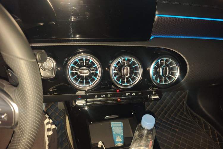 Used Mercedes-Benz A-Class 2022 Second Facelift A 200 L Sport Sedan Fashion Version Audio And AC Panel