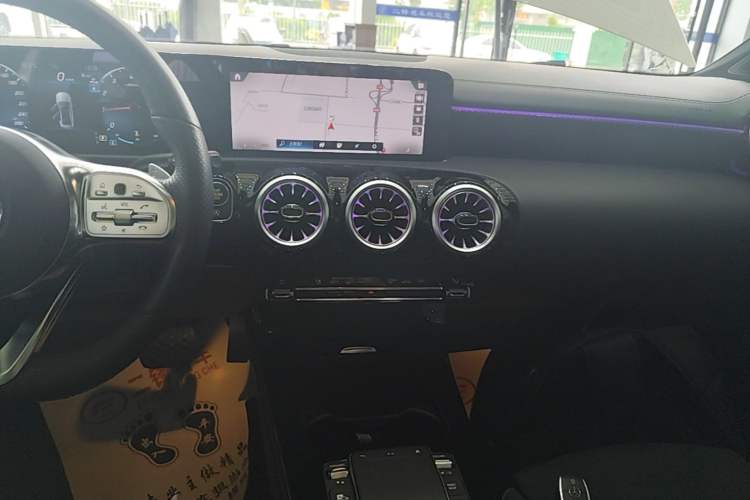 Used Mercedes-Benz A-Class 2022 Revised Version A 200 L Sport Sedan Fashionable Style Audio And AC Panel