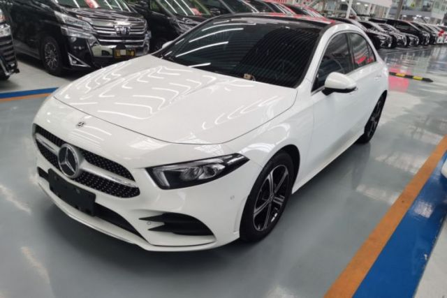Mercedes-Benz A-Class 2022 Revised Version A 200 L Sport Sedan Fashionable Style usado
