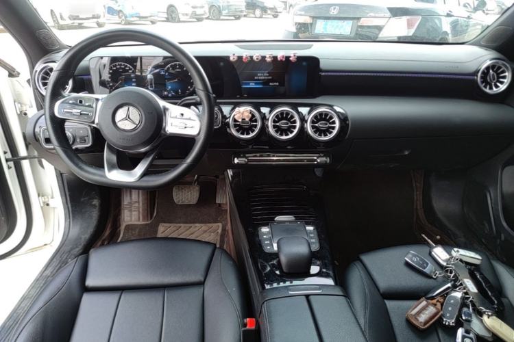Used Mercedes-Benz A-Class 2022 Restyled A 200 L Sport Sedan Fashion Version Center Console