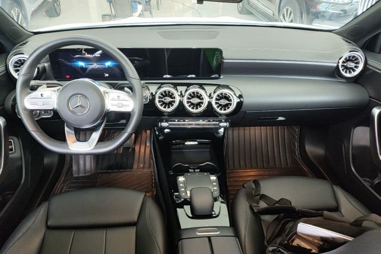 Used Mercedes-Benz A-Class 2022 Restyled A 200 L Sport Sedan Fashion Version Center Console
