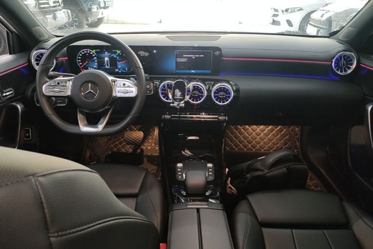 Used Mercedes-Benz A-Class 2022 Restyled A 200 L Sport Sedan Fashion Version Center Console