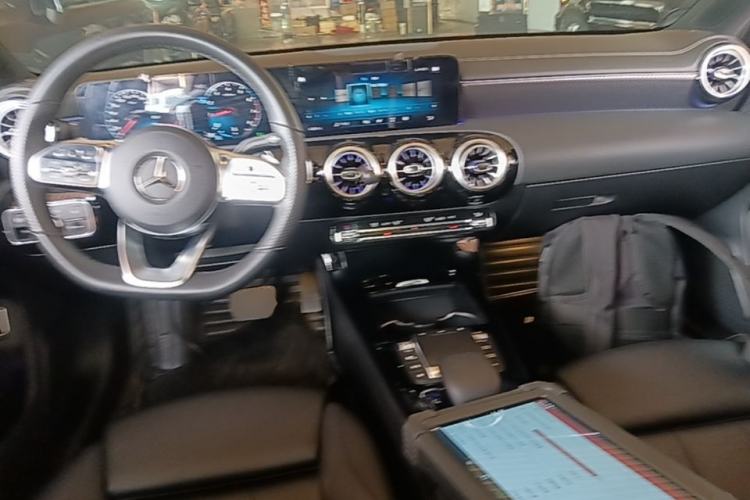 Used Mercedes-Benz A-Class 2022 Restyled A 200 L Sport Sedan Fashion Version Center Console