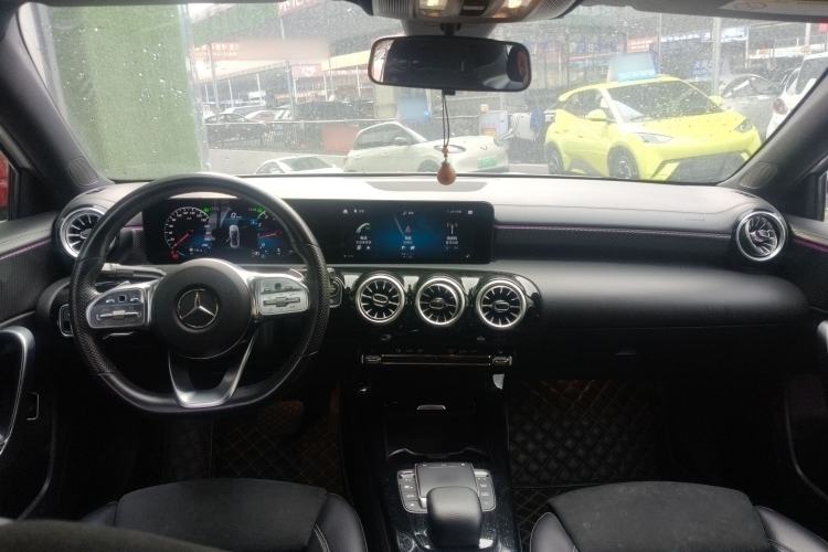 Used Mercedes-Benz A-Class 2022 Second Facelift A 200 L Sport Sedan Fashion Version Center Console