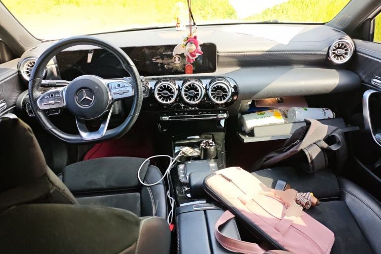 Used Mercedes-Benz A-Class 2022 Revised Version A 200 L Sport Sedan Fashionable Style Center Console