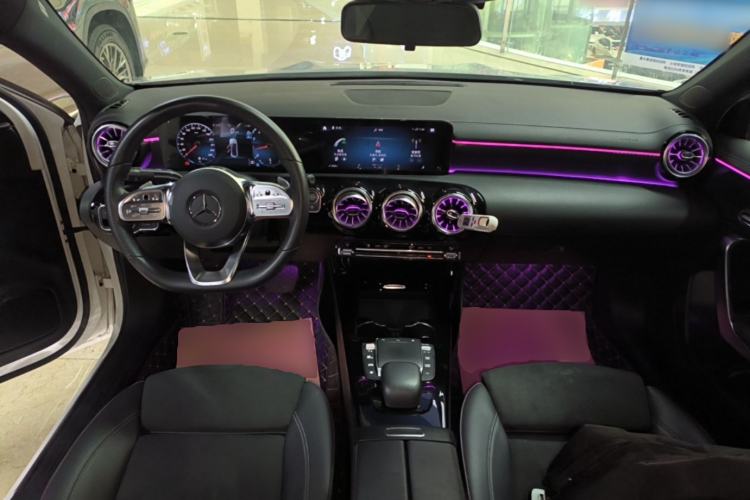 Used Mercedes-Benz A-Class 2022 Revised Version A 200 L Sport Sedan Fashionable Style Center Console
