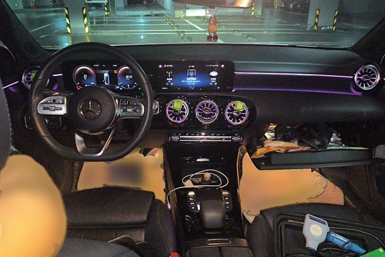 Used Mercedes-Benz A-Class 2022 Second Facelift A 200 L Sport Sedan Fashion Version Center Console