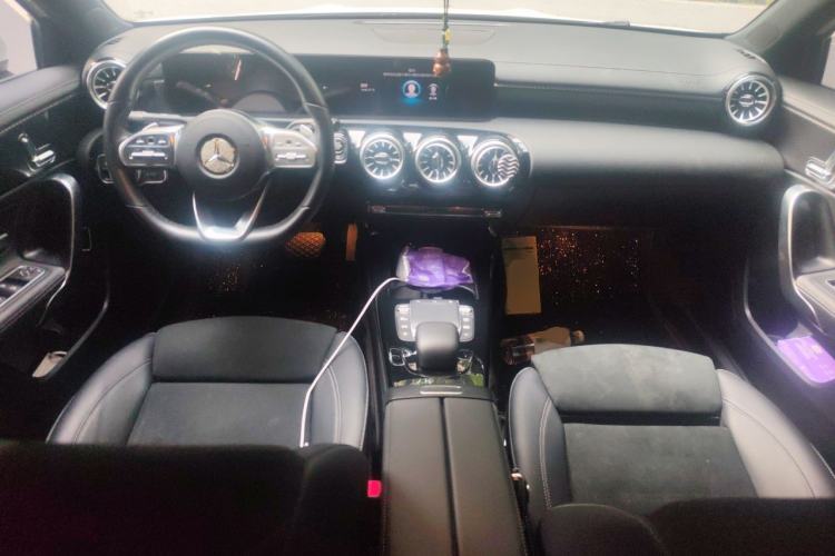 Used Mercedes-Benz A-Class 2022 Revised Version A 200 L Sport Sedan Fashionable Style Center Console