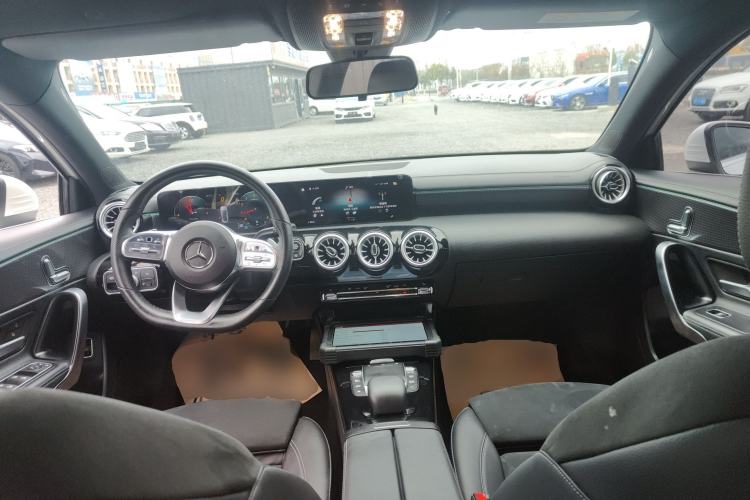 Used Mercedes-Benz A-Class 2022 Revised Version A 200 L Sport Sedan Fashionable Style Center Console