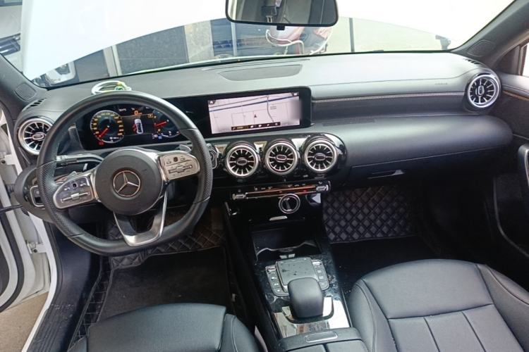 Used Mercedes-Benz A-Class 2022 Restyled A 200 L Sport Sedan Fashion Version Center Console
