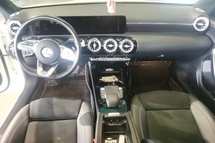 Used Mercedes-Benz A-Class 2022 Revised Version A 200 L Sport Sedan Fashionable Style Center Console