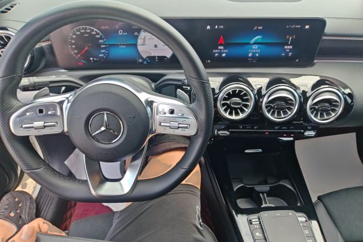 Used Mercedes-Benz A-Class 2022 Revised Version A 200 L Sport Sedan Fashionable Style Center Console
