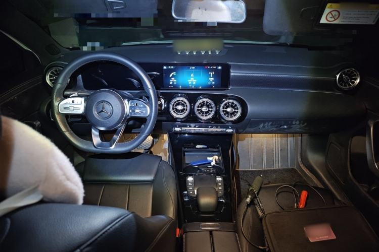 Used Mercedes-Benz A-Class 2022 Restyled A 200 L Sport Sedan Fashion Version Center Console