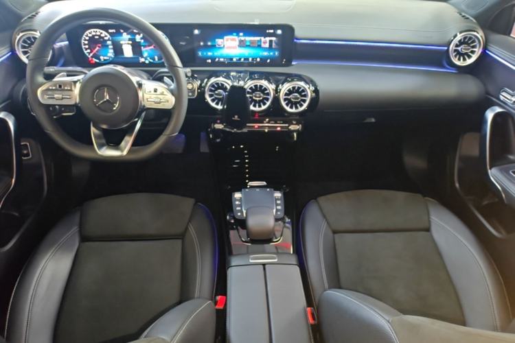 Used Mercedes-Benz A-Class 2022 Revised Version A 200 L Sport Sedan Fashionable Style Center Console