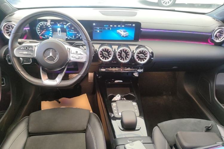 Used Mercedes-Benz A-Class 2022 Revised Version A 200 L Sport Sedan Fashionable Style Center Console