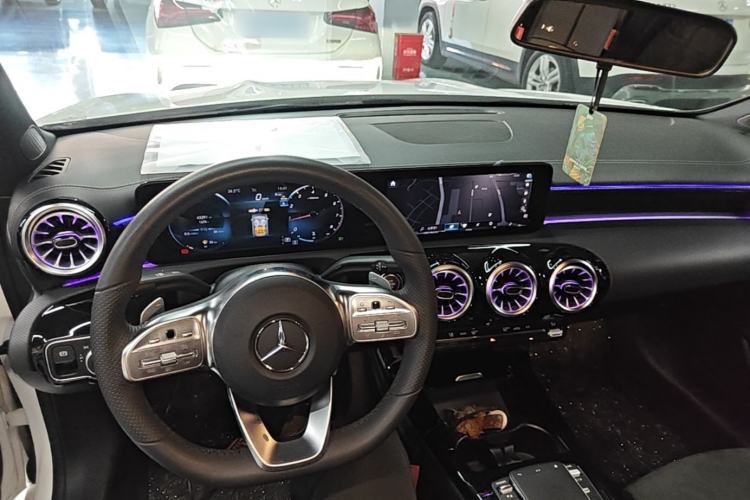 Used Mercedes-Benz A-Class 2022 Revised Version A 200 L Sport Sedan Fashionable Style Center Console