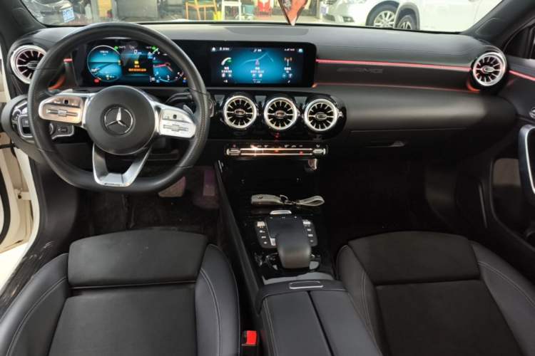 Used Mercedes-Benz A-Class 2022 Revised Version A 200 L Sport Sedan Fashionable Style Center Console