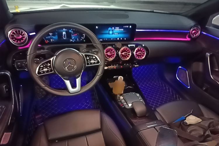 Used Mercedes-Benz A-Class 2022 Restyled A 200 L Sport Sedan Fashion Version Center Console