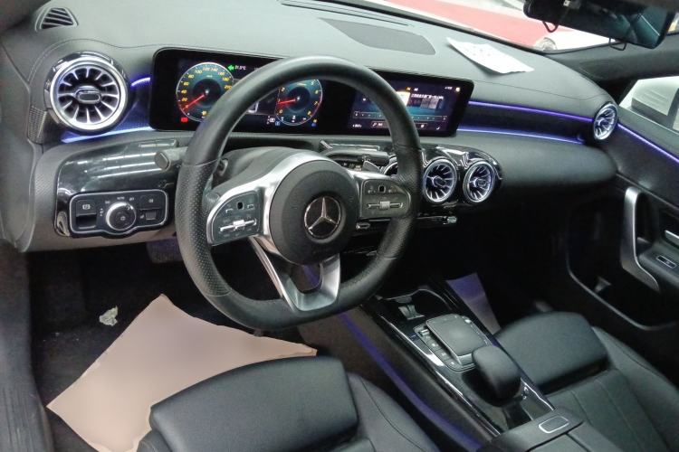 Used Mercedes-Benz A-Class 2022 Restyled A 200 L Sport Sedan Fashion Version Center Console