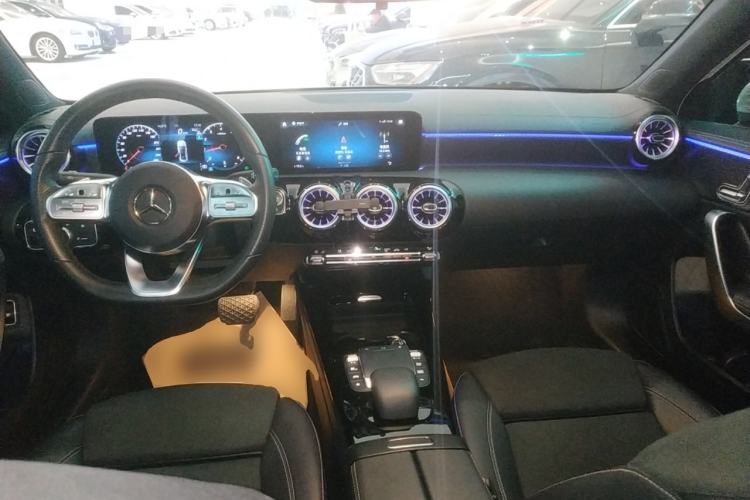 Used Mercedes-Benz A-Class 2022 Revised Version A 200 L Sport Sedan Fashionable Style Center Console