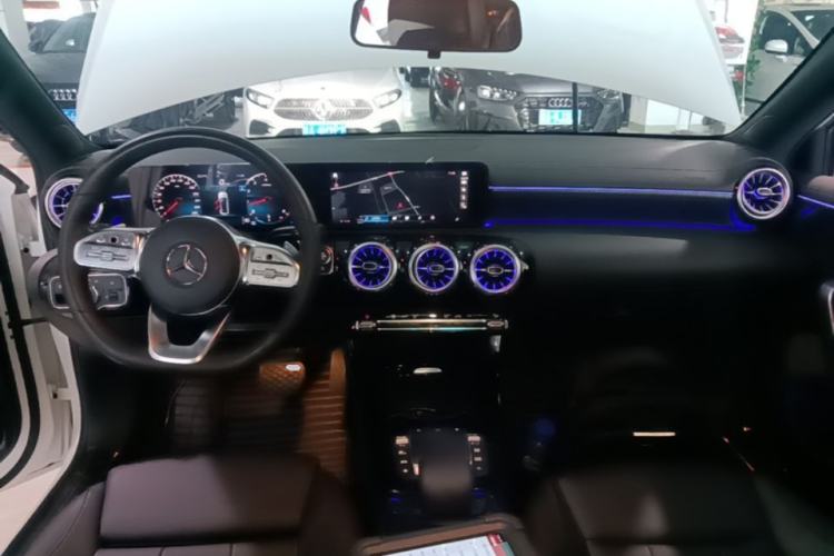 Used Mercedes-Benz A-Class 2022 Second Facelift A 200 L Sport Sedan Fashion Version Center Console