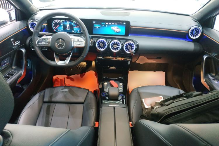 Used Mercedes-Benz A-Class 2022 Second Facelift A 200 L Sport Sedan Fashion Version Center Console