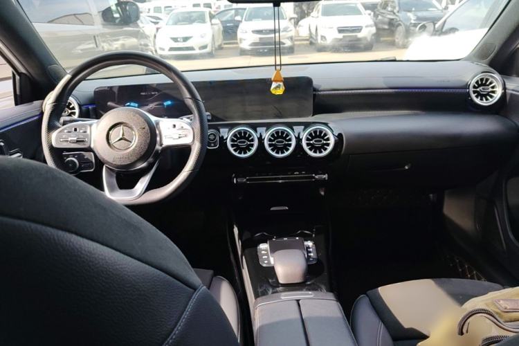 Used Mercedes-Benz A-Class 2022 Revised Version A 200 L Sport Sedan Fashionable Style Center Console