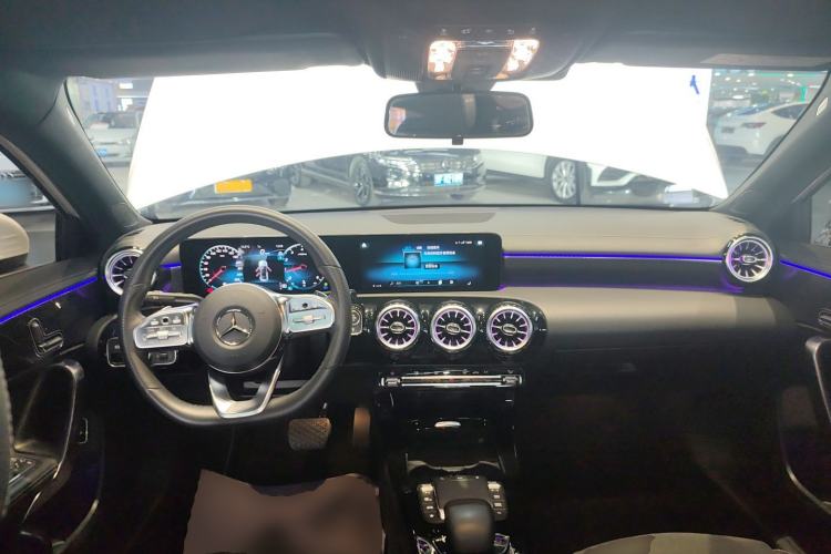 Used Mercedes-Benz A-Class 2022 Revised Version A 200 L Sport Sedan Fashionable Style Center Console