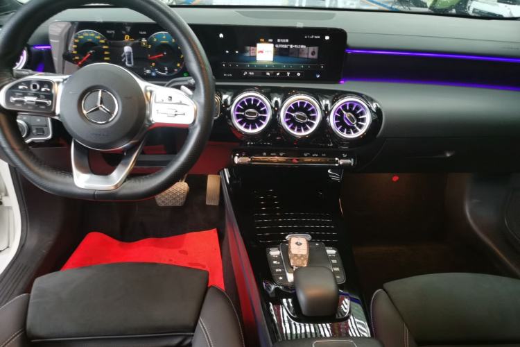 Used Mercedes-Benz A-Class 2022 Revised Version A 200 L Sport Sedan Fashionable Style Center Console