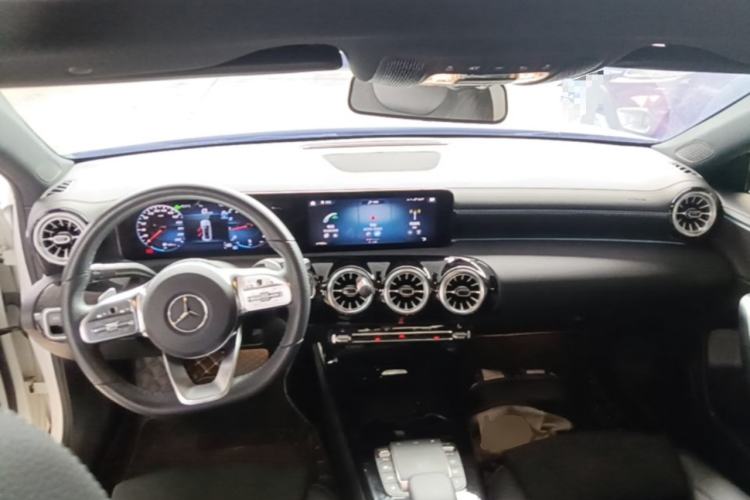 Used Mercedes-Benz A-Class 2022 Revised Version A 200 L Sport Sedan Fashionable Style Center Console