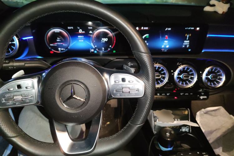 Used Mercedes-Benz A-Class 2022 Revised Version A 200 L Sport Sedan Fashionable Style Center Console