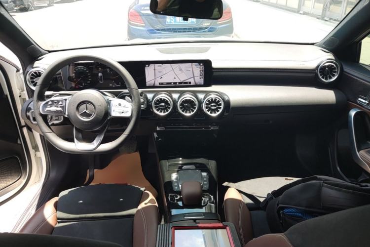 Used Mercedes-Benz A-Class 2022 Revised Version A 200 L Sport Sedan Fashionable Style Center Console