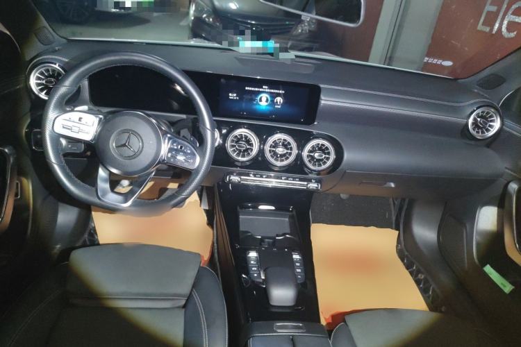 Used Mercedes-Benz A-Class 2022 Second Facelift A 200 L Sport Sedan Fashion Version Center Console