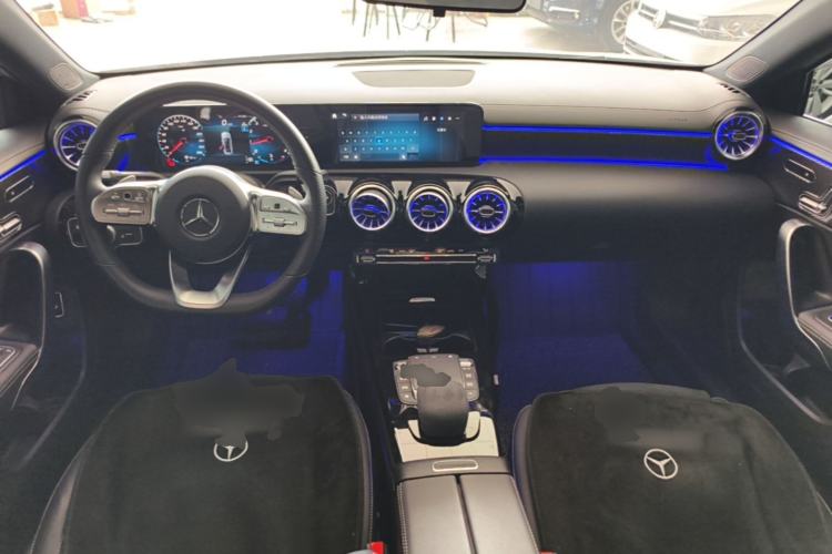 Used Mercedes-Benz A-Class 2022 Revised Version A 200 L Sport Sedan Fashionable Style Center Console