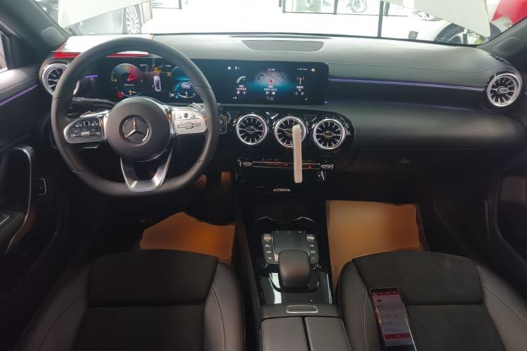 Used Mercedes-Benz A-Class 2022 Second Facelift A 200 L Sport Sedan Fashion Version Center Console