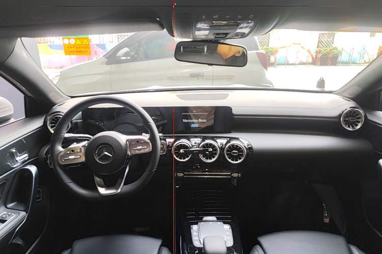 Used Mercedes-Benz A-Class 2022 Restyled A 200 L Sport Sedan Fashion Version Center Console