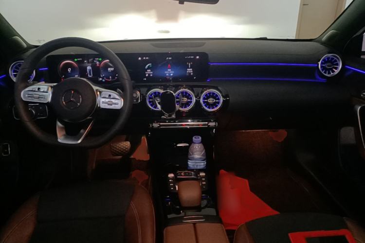 Used Mercedes-Benz A-Class 2022 Revised Version A 200 L Sport Sedan Fashionable Style Center Console