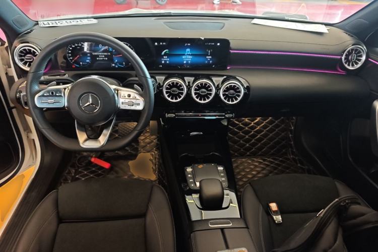 Used Mercedes-Benz A-Class 2022 Revised Version A 200 L Sport Sedan Fashionable Style Center Console